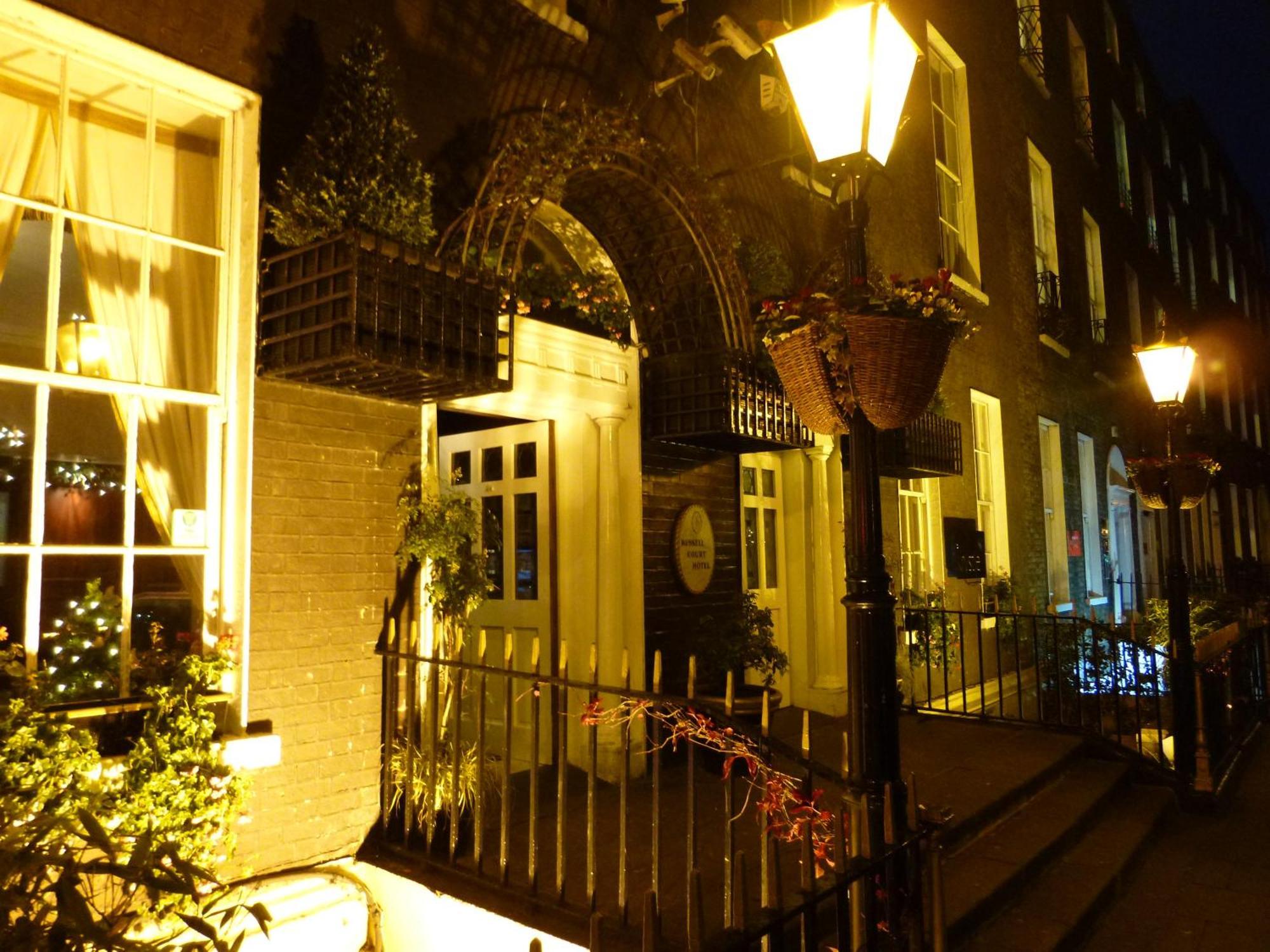 Russell Court Hotel Dublin Exterior photo