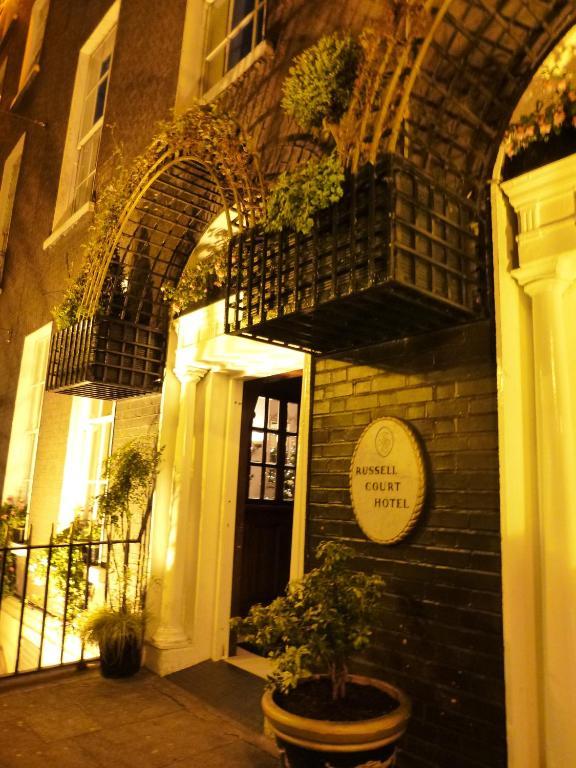 Russell Court Hotel Dublin Exterior photo