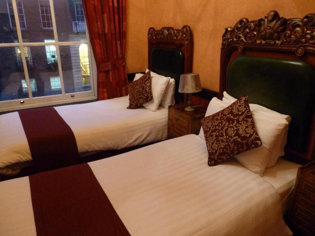 Russell Court Hotel Dublin Room photo