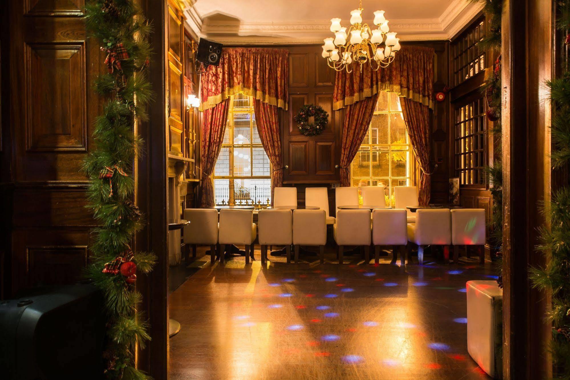 Russell Court Hotel Dublin Exterior photo